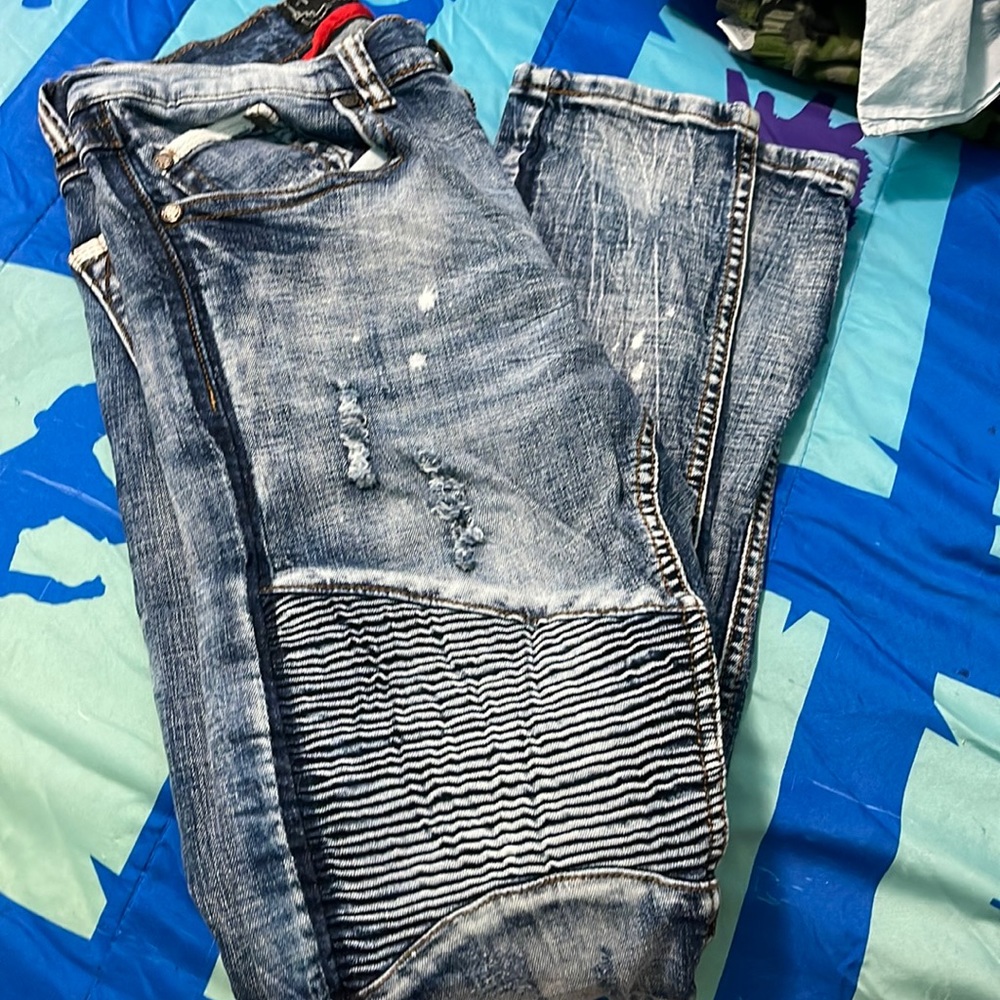 Men's pants in good condition size 32/33 is skinny flex.